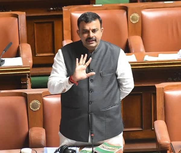 ಗೃಹ ಇಲಾಖೆ ವಾಟ್ಸಪ್, ಫೇಸ್ಬುಕ್ಗೆ ಮಾತ್ರ ಸೀಮಿತ : ಸುನಿಲ್ ಕುಮಾರ್